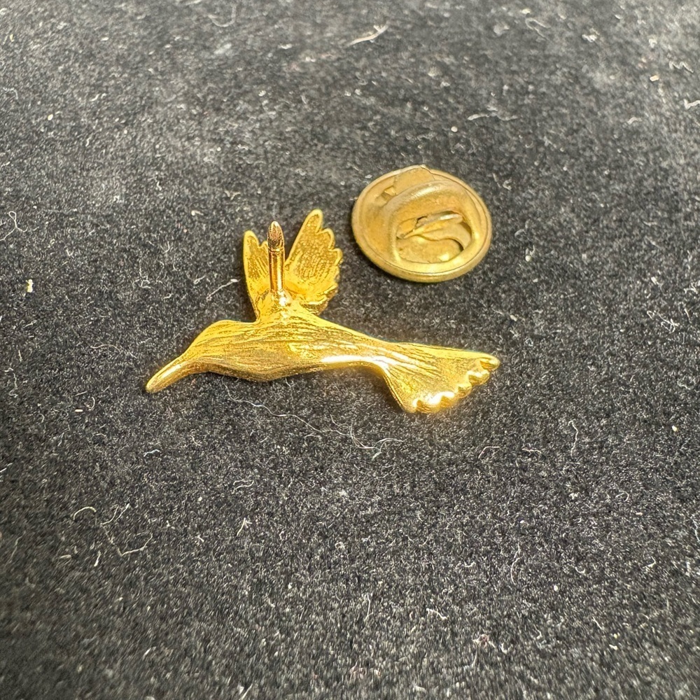 Vintage Gold Tone Hummingbird Pin with Green Eye - Picture 3 of 5